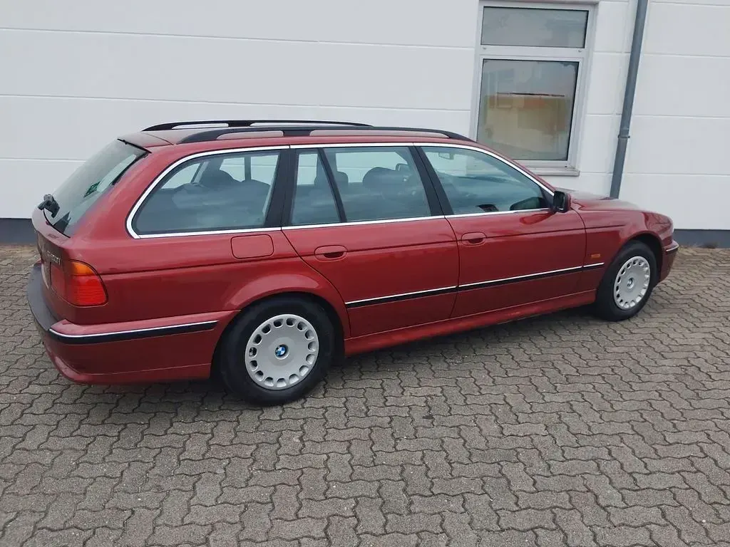Gebraucht BMW 520 150 PS (110 kW) 2000 Rot Kombi