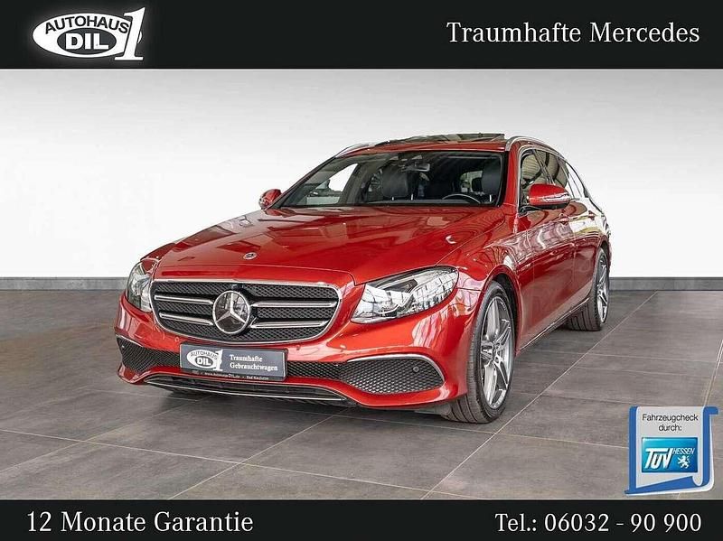 Hyazinthrot metalliclack Gebraucht 2019 Mercedes E220 Kombi | 29.650 € (Fairer Preis) - Bild 1/3