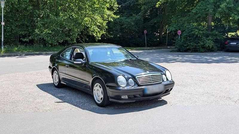 Schwarz Gebraucht 2002 Mercedes CLK200 Elegance Coupé | 4.500 € (Guter Preis) - Bild 1/4