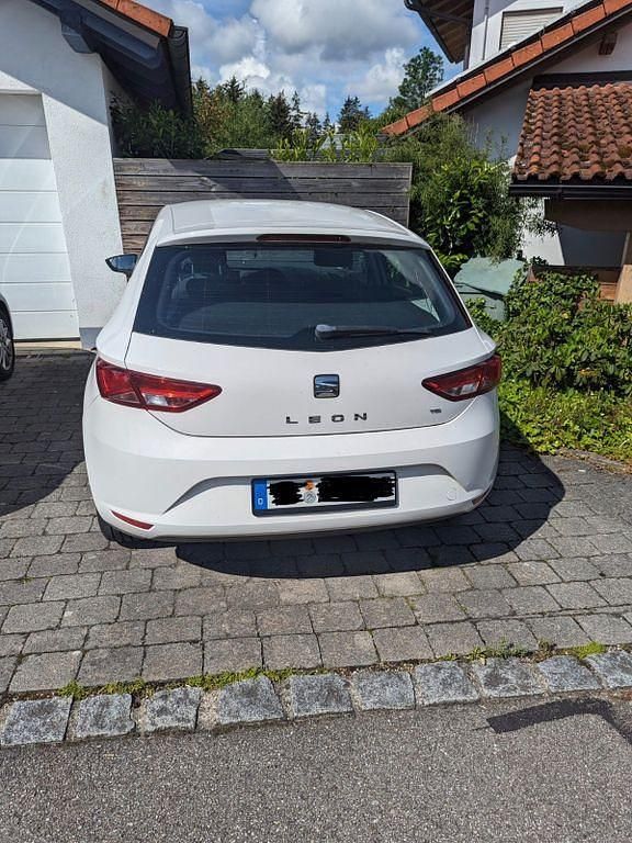 Gebraucht Seat Leon 105 PS (77 kW) 2013 Weiß Limousine