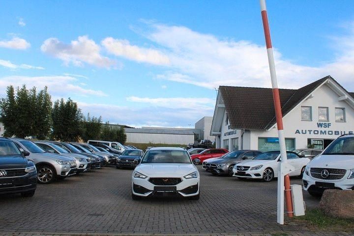 Weiß Gebraucht 2023 Cupra Leon Limousine | 25.900 € (Guter Preis) - Bild 1/4