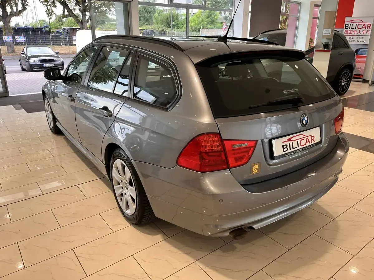 Gebraucht BMW 318 Comfort Edition 143 PS (105 kW) 2012 Grau Kombi