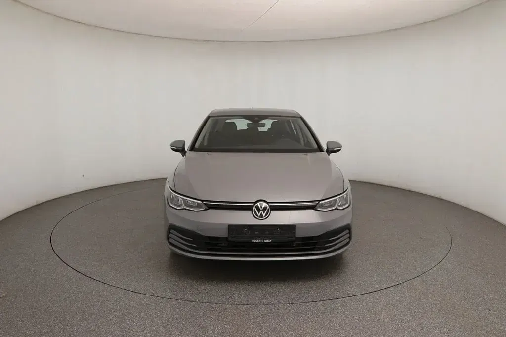 Gebraucht VW Golf VIII Life 150 PS (110 kW) 2020 Mondsteingrau Limousine