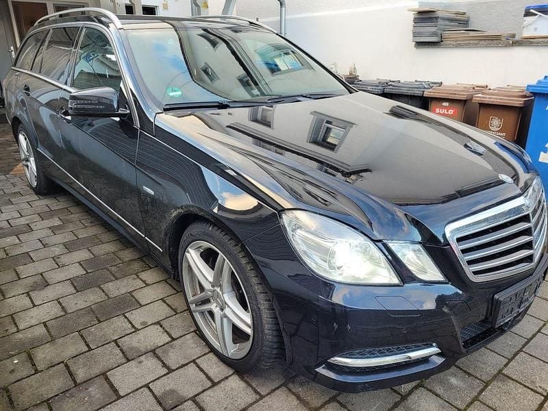 Gebraucht Mercedes E350 265 PS (194 kW) 2011 Schwarz Kombi