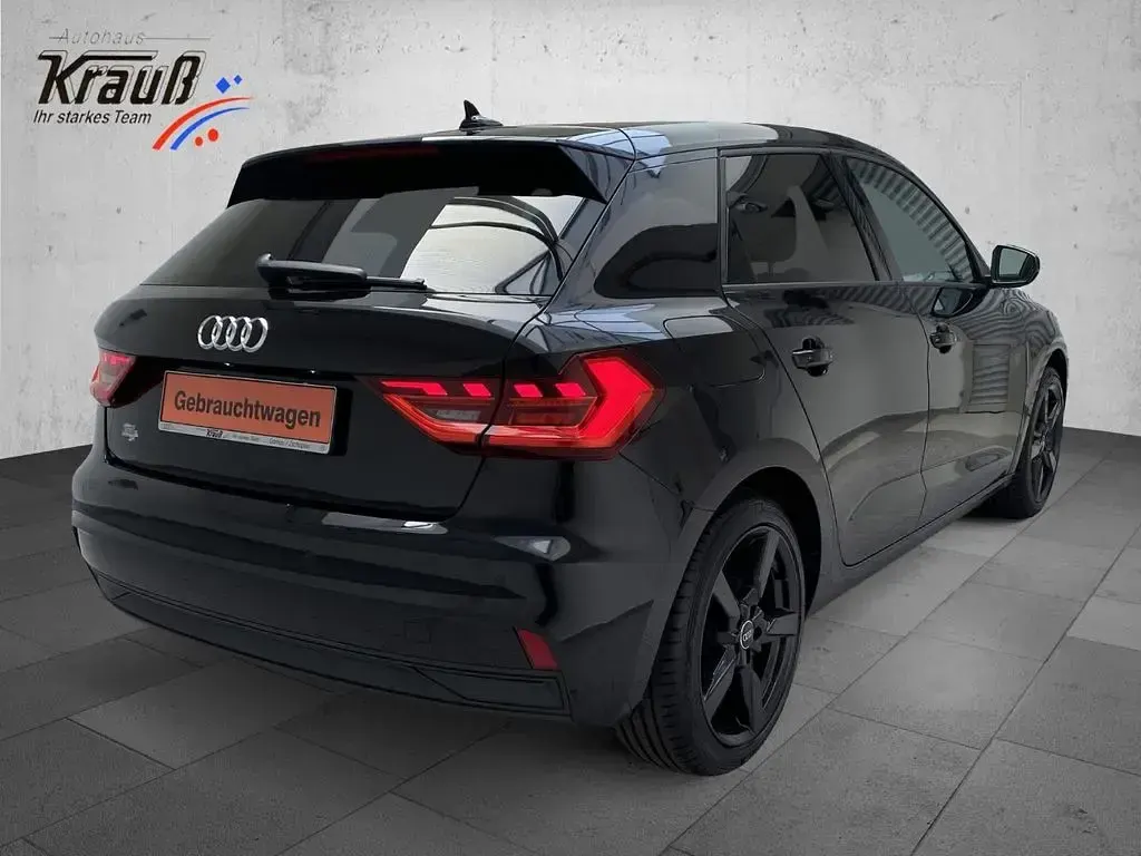 Używany Audi A1 Sportback Ambiente 95 KM (69 kW) 2025 Czarny Hatchback