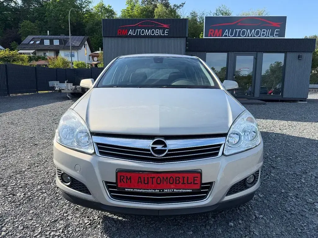 Gebraucht Opel Astra Edition 105 PS (77 kW) 2007 Silber Limousine