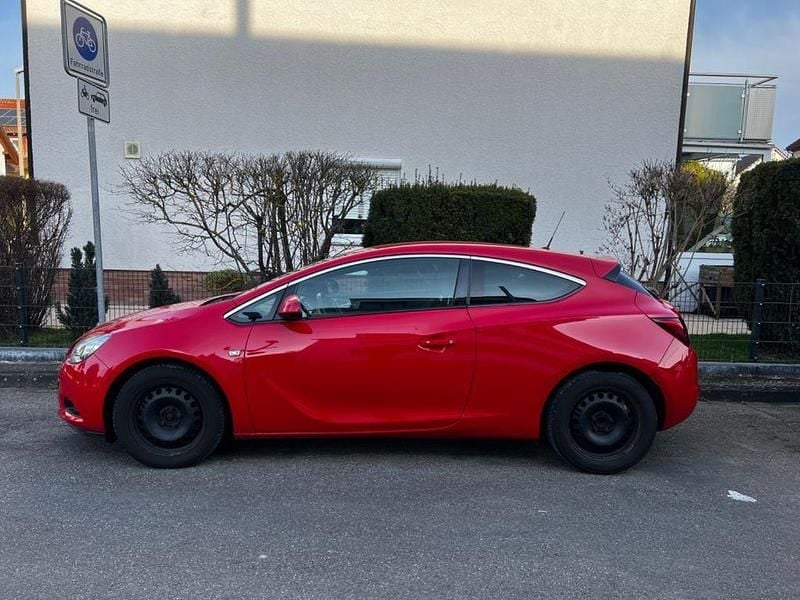 Gebraucht Opel Astra GTC 120 PS (88 kW) 2014 Rot Coupé