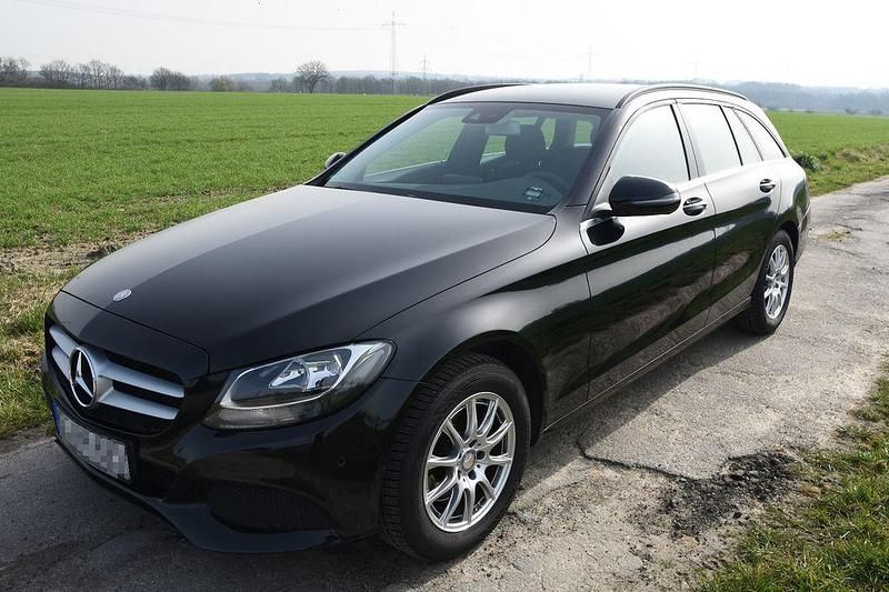 Gebraucht Mercedes C220 170 PS (125 kW) 2016 Schwarz Limousine