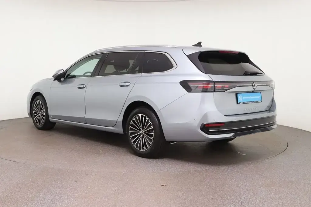 Gebraucht VW Passat Elegance 193 PS (141 kW) 2025 Silber Kombi