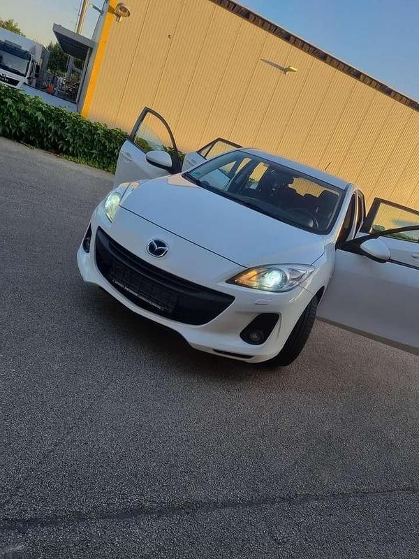 Weiß Gebraucht 2011 Mazda 3 Active Limousine | 5.200 € (Fairer Preis) - Bild 1/4