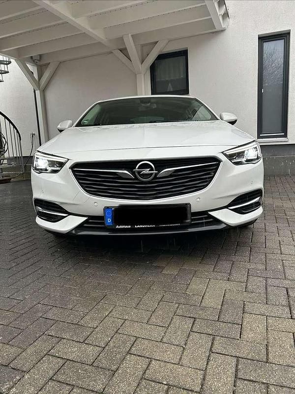 Gebraucht Opel Insignia Innovation 165 PS (121 kW) 2020 Weiß Kleinwagen