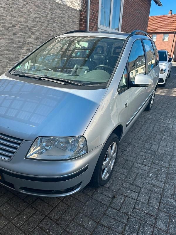 Gebraucht VW Sharan 131 PS (96 kW) 2005 Silber Van / Kleinbus