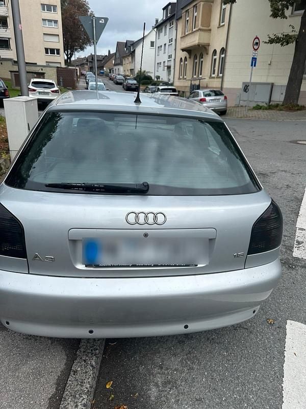Grau Gebraucht 2003 Audi A3 Kleinwagen | 1.000 € (Fairer Preis) - Bild 1/4