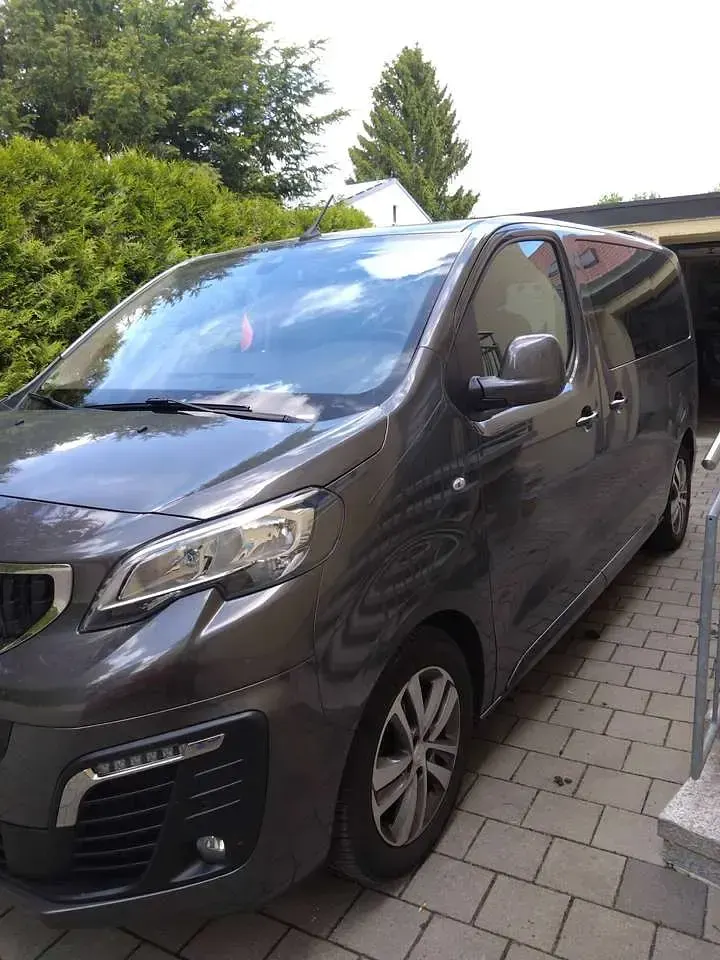 Gebraucht Peugeot Traveller Active 150 PS (110 kW) 2020 Grau Van / Kleinbus