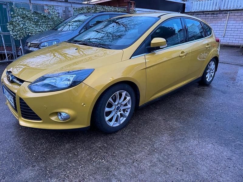 Gebraucht Ford Focus 146 PS (107 kW) 2011 Gelb Kleinwagen