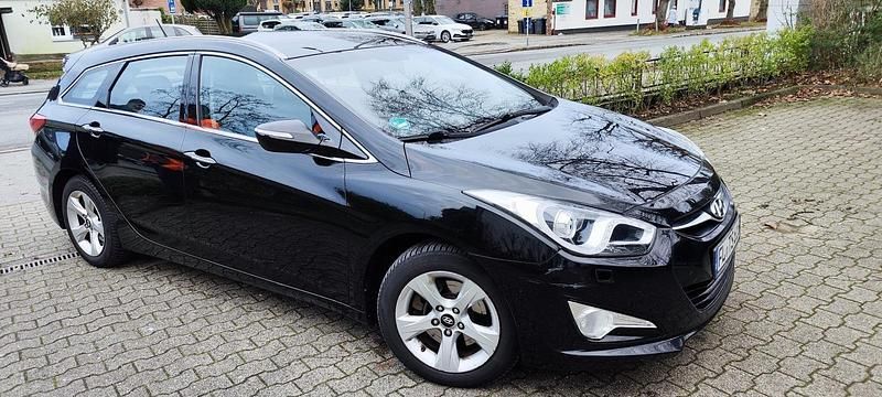 Gebraucht Hyundai i40 136 PS (100 kW) 2013 Schwarz Limousine