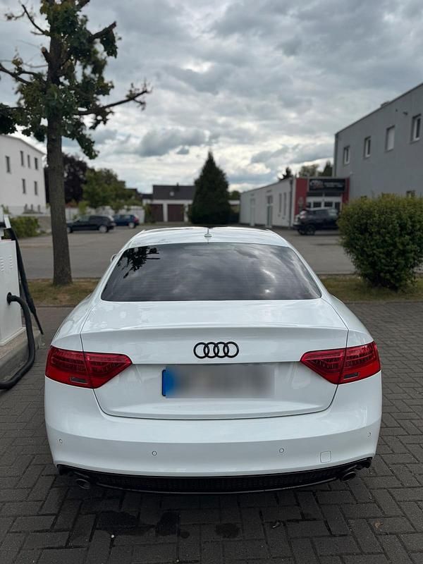 Weiß Gebraucht 2012 Audi A5 S-Line Coupé | 13.990 € (Fairer Preis) - Bild 1/4