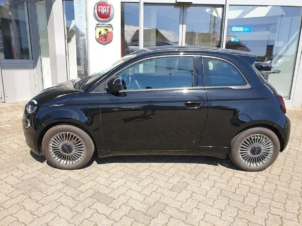 Gebraucht Fiat 500e Icon 69 kW (95 PS) 2023 Onyx schwarz Limousine