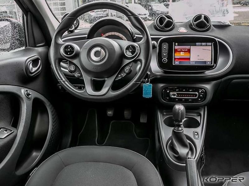 Second-hand Smart ForFour 90 CP (66 kW) 2019 Negru Hatchback