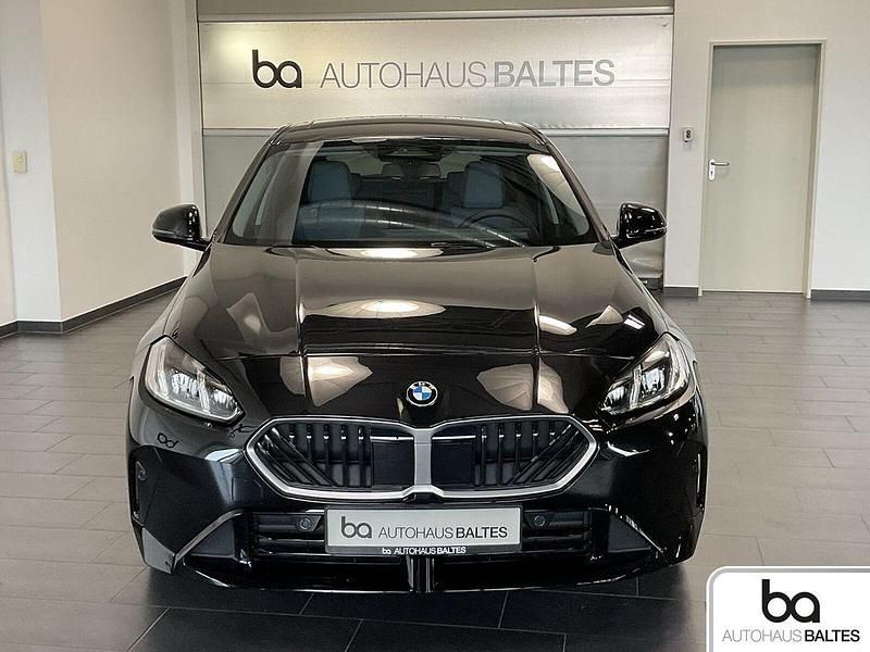 Gebraucht BMW 116 M Sport 122 PS (89 kW) 2025 Saphirschwarz met. Kleinwagen