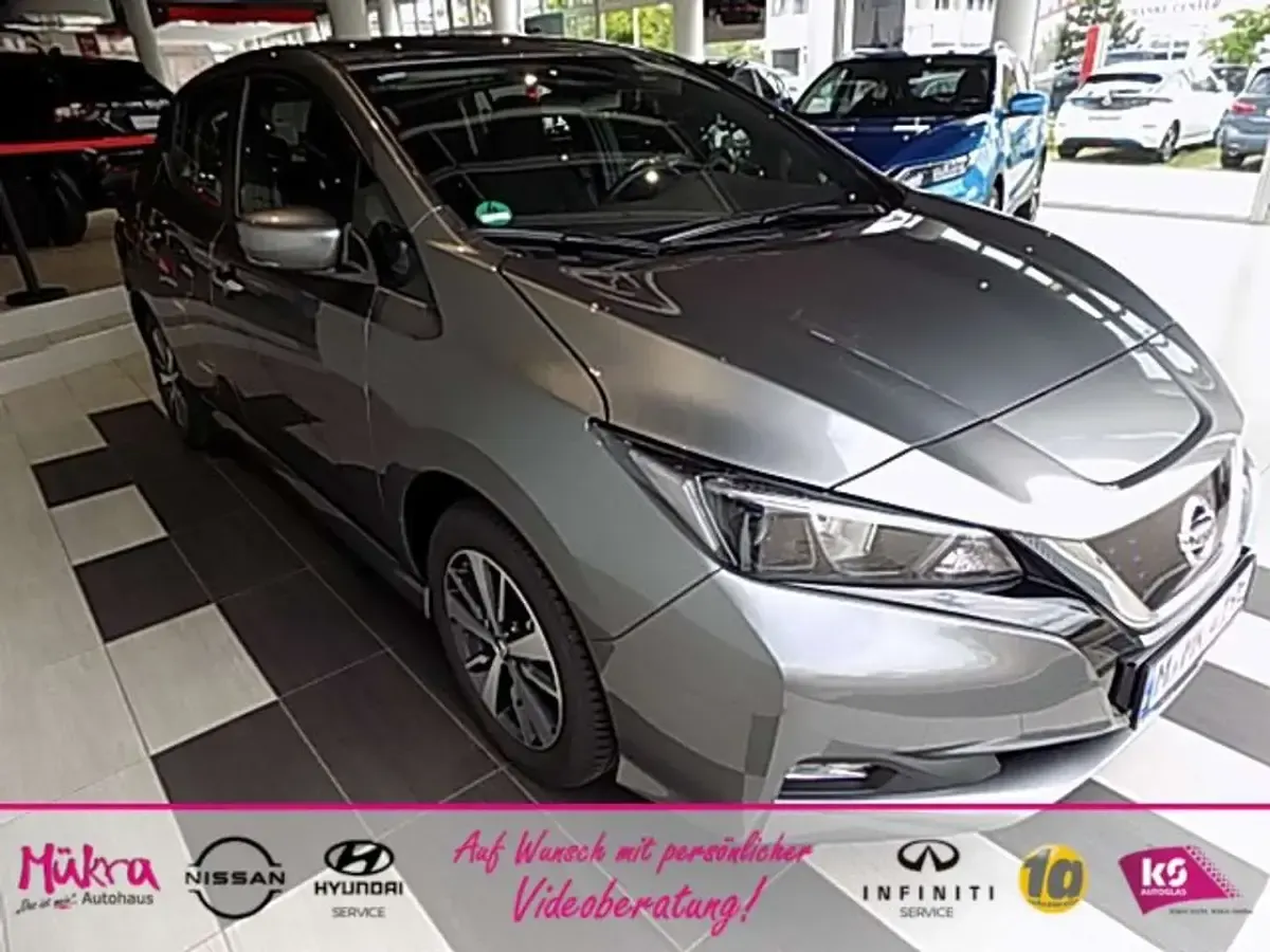 Gebraucht Nissan Leaf Acenta 110 kW (150 PS) 2021 Dark grey grau Kleinwagen