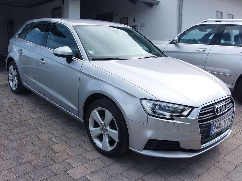 Second-hand Audi A3 Basis 116 CP (85 kW) 2019 Argintiu Berlinǎ