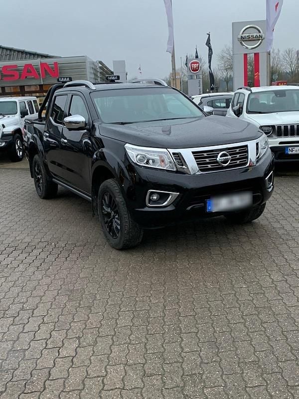 Schwarz Gebraucht 2018 Nissan Navarra SUV | 29.999 € - Bild 1/4