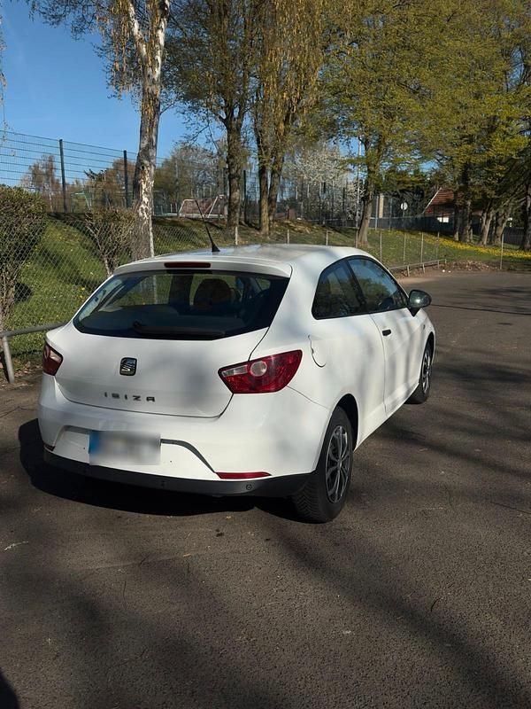 Gebraucht Seat Ibiza 84 PS (61 kW) 2011 Weiß Kleinwagen