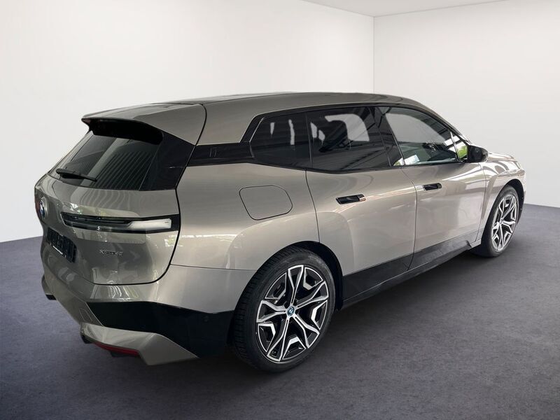 Gebraucht BMW iX Performance 239 kW (326 PS) 2022 Grau SUV
