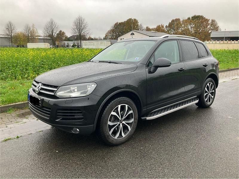 Schwarz Gebraucht 2012 VW Touareg SUV | 11.900 € (Guter Preis) - Bild 1/4