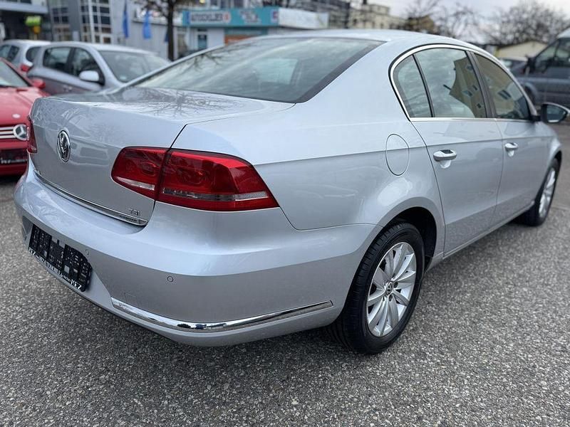 Gebraucht VW Passat Comfortline 122 PS (89 kW) 2011 Silber Limousine