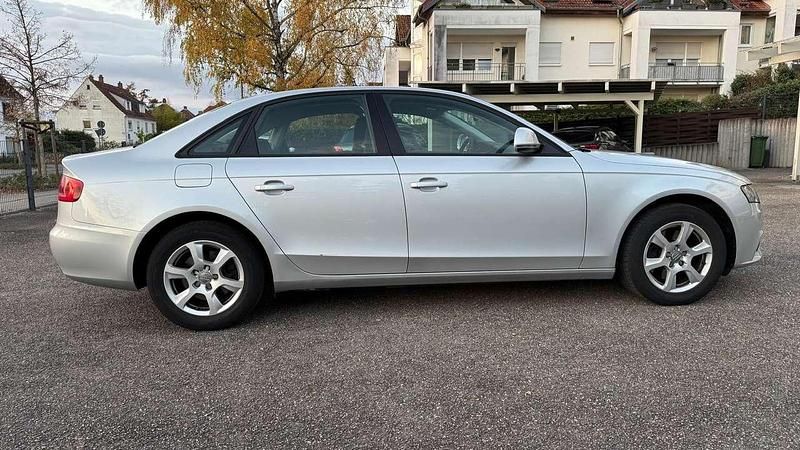 Gebraucht Audi A4 Attraction 179 PS (131 kW) 2009 Eissilber Limousine