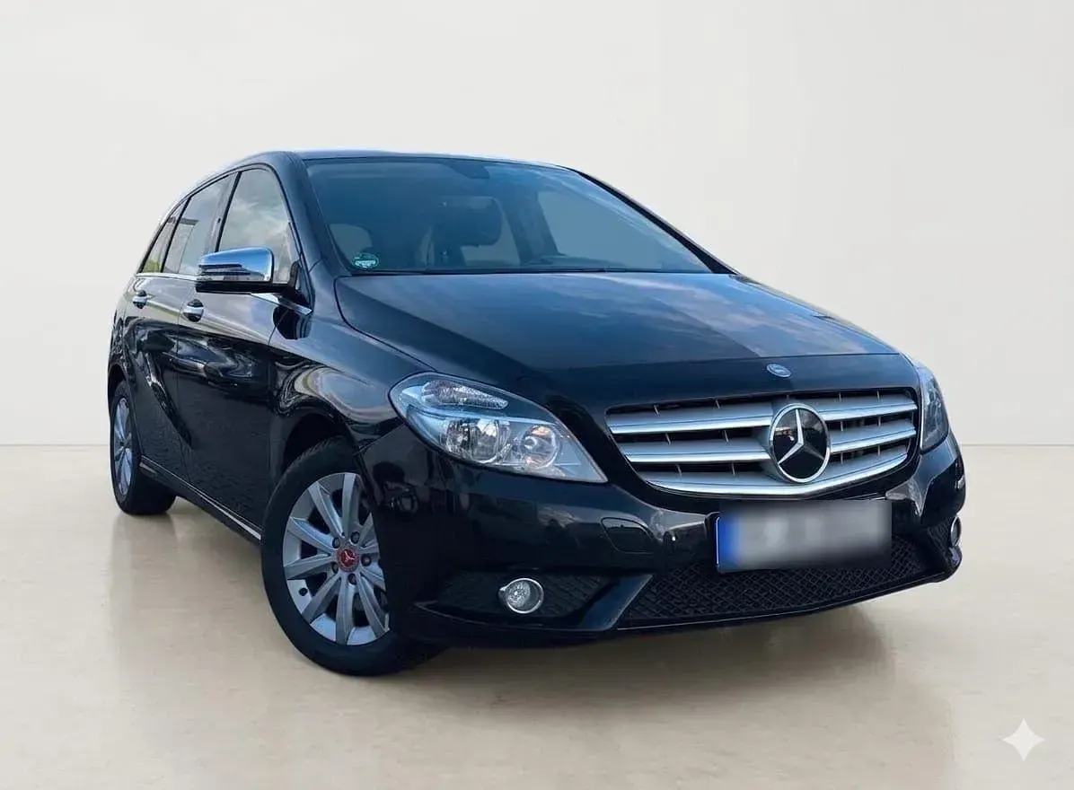 Gebraucht Mercedes B220 170 PS (125 kW) 2013 Schwarz Kleinwagen