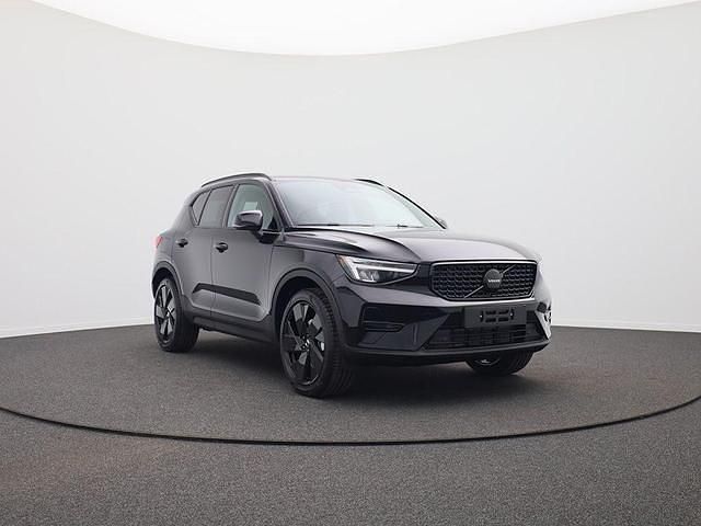 Neu Volvo XC40 Plus 197 PS (144 kW) 2026 Onyx black metallic onyx black metallic SUV