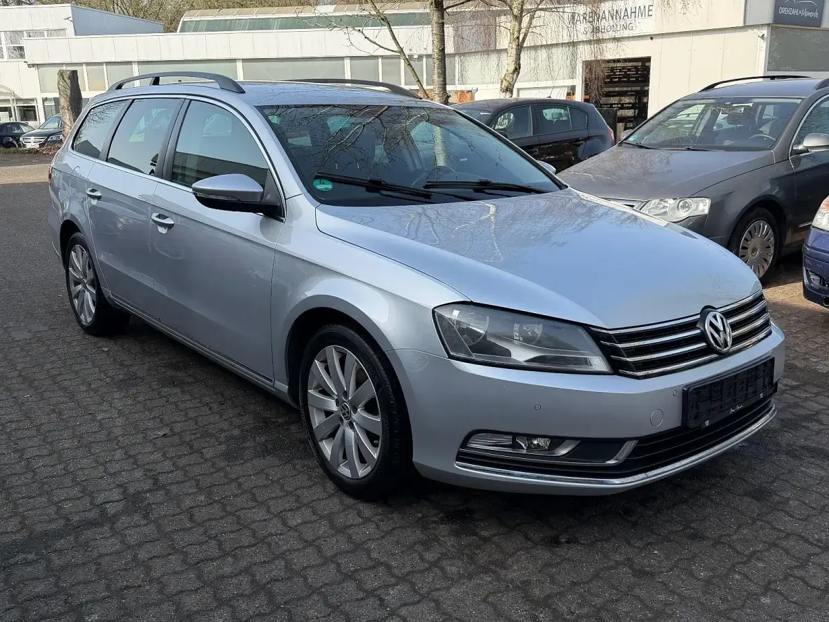 Używany VW Passat Comfortline 140 KM (102 kW) 2011 Srebrny Kombi