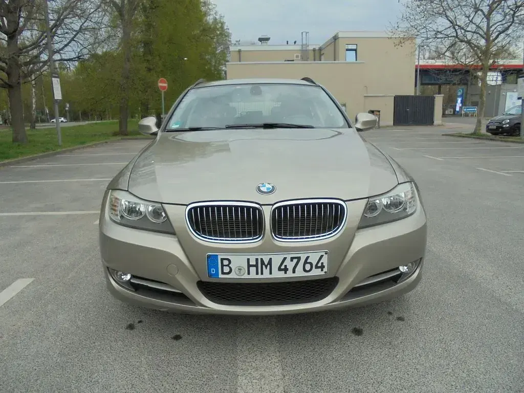 Gebraucht BMW 318 143 PS (105 kW) 2012 Kombi