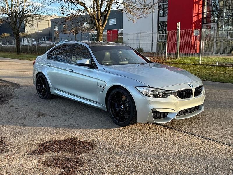 Silber Gebraucht 2015 BMW M3 Shadowline Limousine | 53.990 € (Fairer Preis) - Bild 1/4