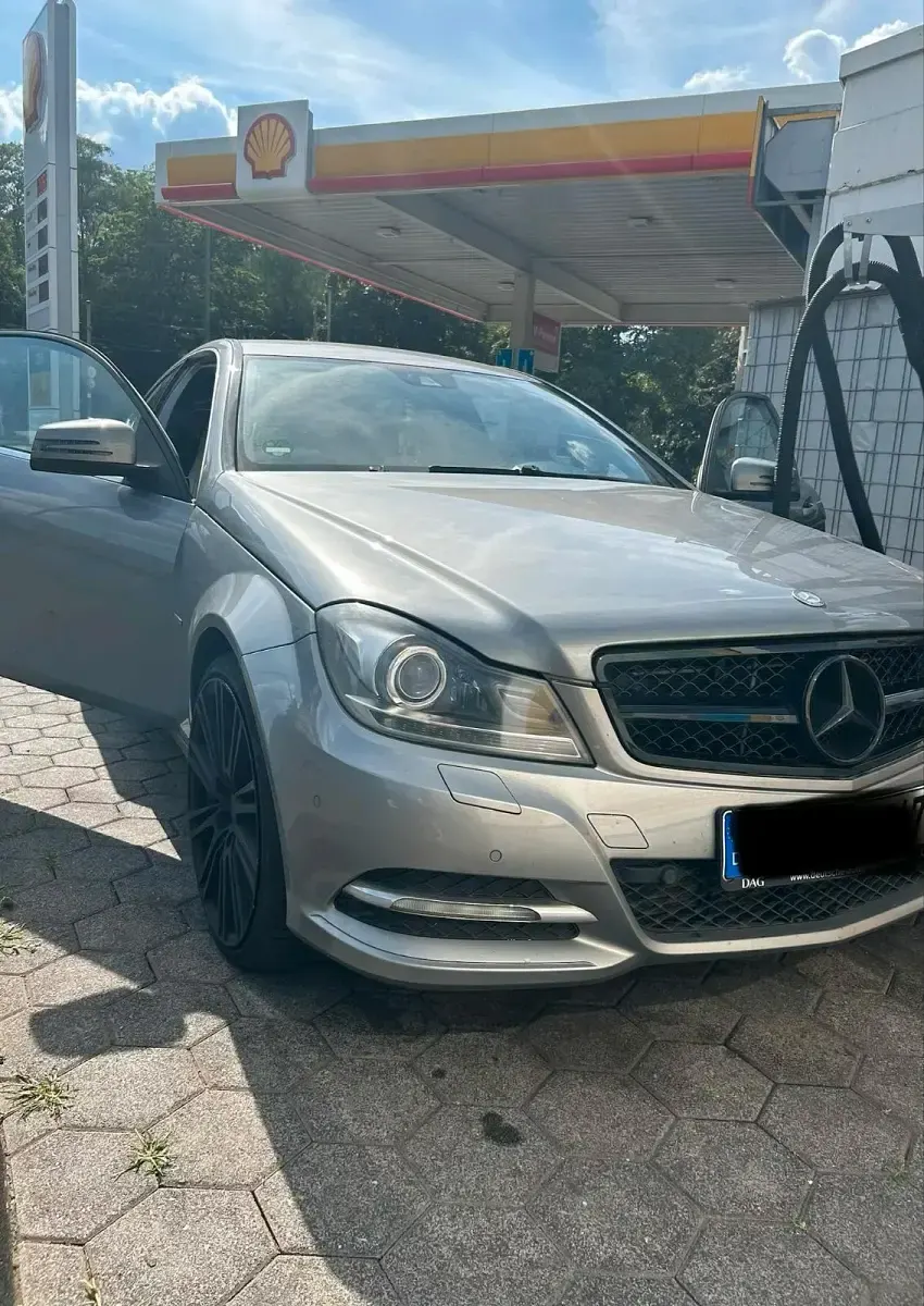 Gebraucht Mercedes C250 204 PS (150 kW) 2011 Grau Coupé