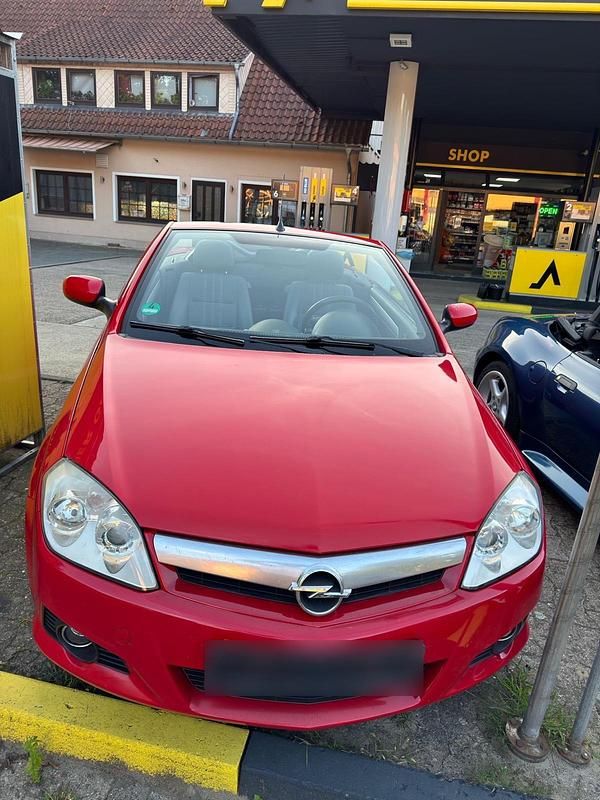 Gebraucht Opel Tigra 90 PS (66 kW) 2009 Rot Cabrio