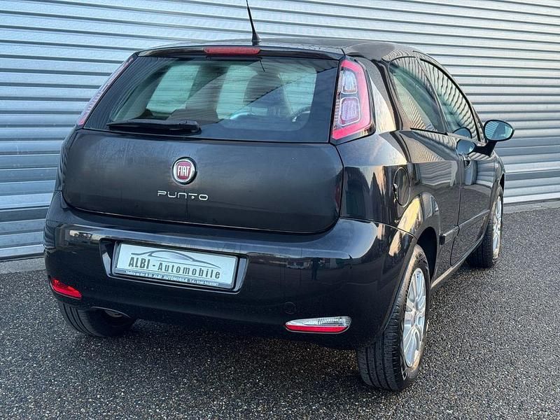 Gebraucht Fiat Punto Lounge 69 PS (50 kW) 2013 Schwarz Kleinwagen