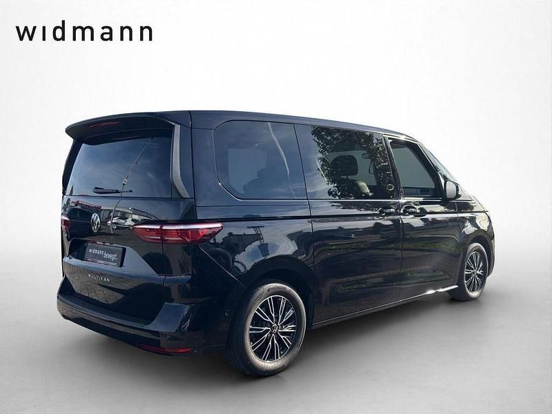 Gebraucht VW Multivan Life 150 PS (110 kW) 2024 Deep black perleffekt (metallic) Van