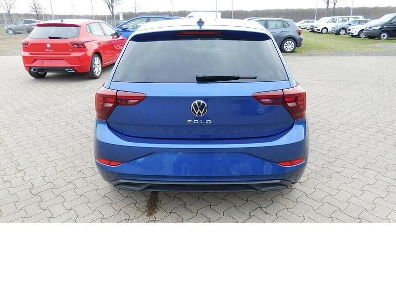 Gebraucht VW Polo Life 80 PS (58 kW) 2024 Reefbluemet (blau)blau Kleinwagen