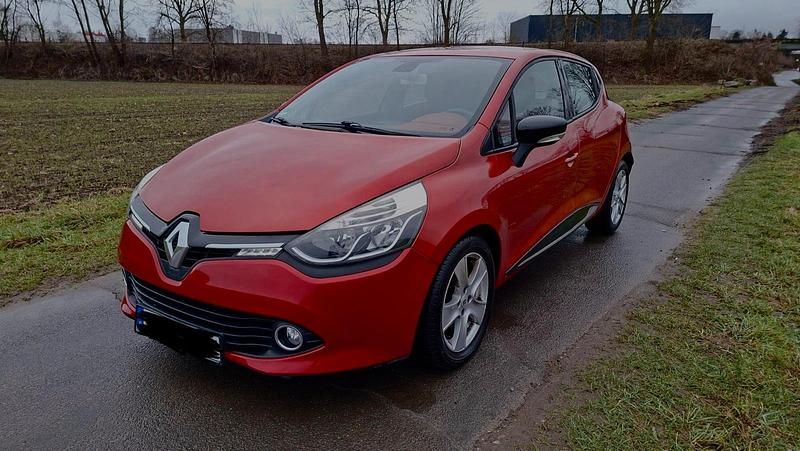 Rot Gebraucht 2013 Renault Clio IV Limousine | 6.200 € - Bild 1/4