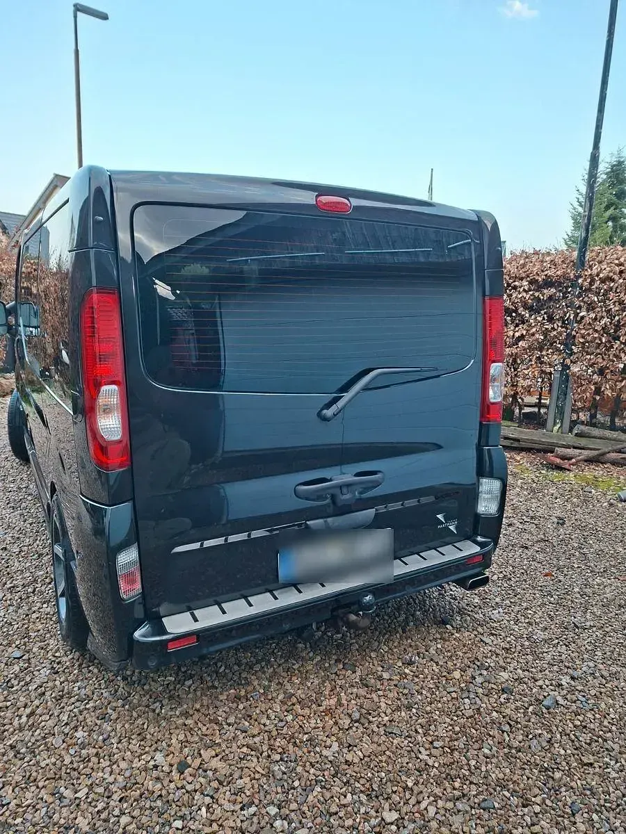 Gebraucht Renault Trafic 114 PS (83 kW) 2014 Schwarz Van / Kleinbus