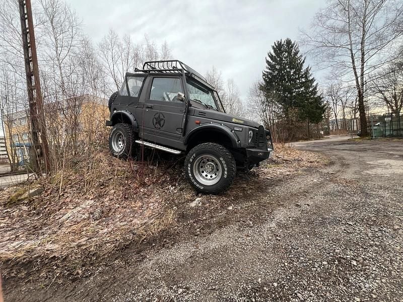 Usado Suzuki Samurai 80 HP (58 kW) 1991 Cinzento SUV