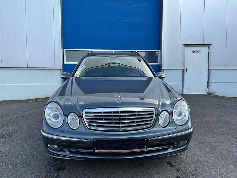 Gebraucht Mercedes E320 Elegance 224 PS (164 kW) 2006 Grau Kombi