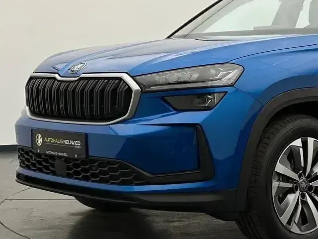 Neu Skoda Kodiaq 150 PS (110 kW) 2026 Race blau metallic SUV