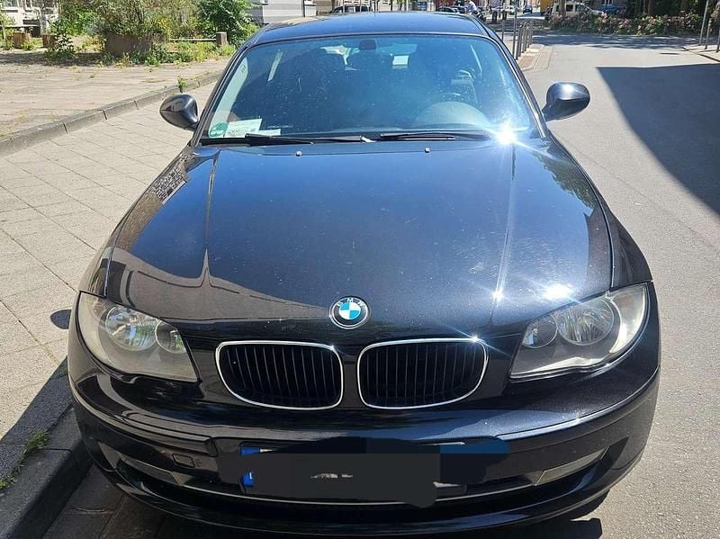 Schwarz Gebraucht 2010 BMW 116 Kleinwagen | 2.750 € (Guter Preis) - Bild 1/4