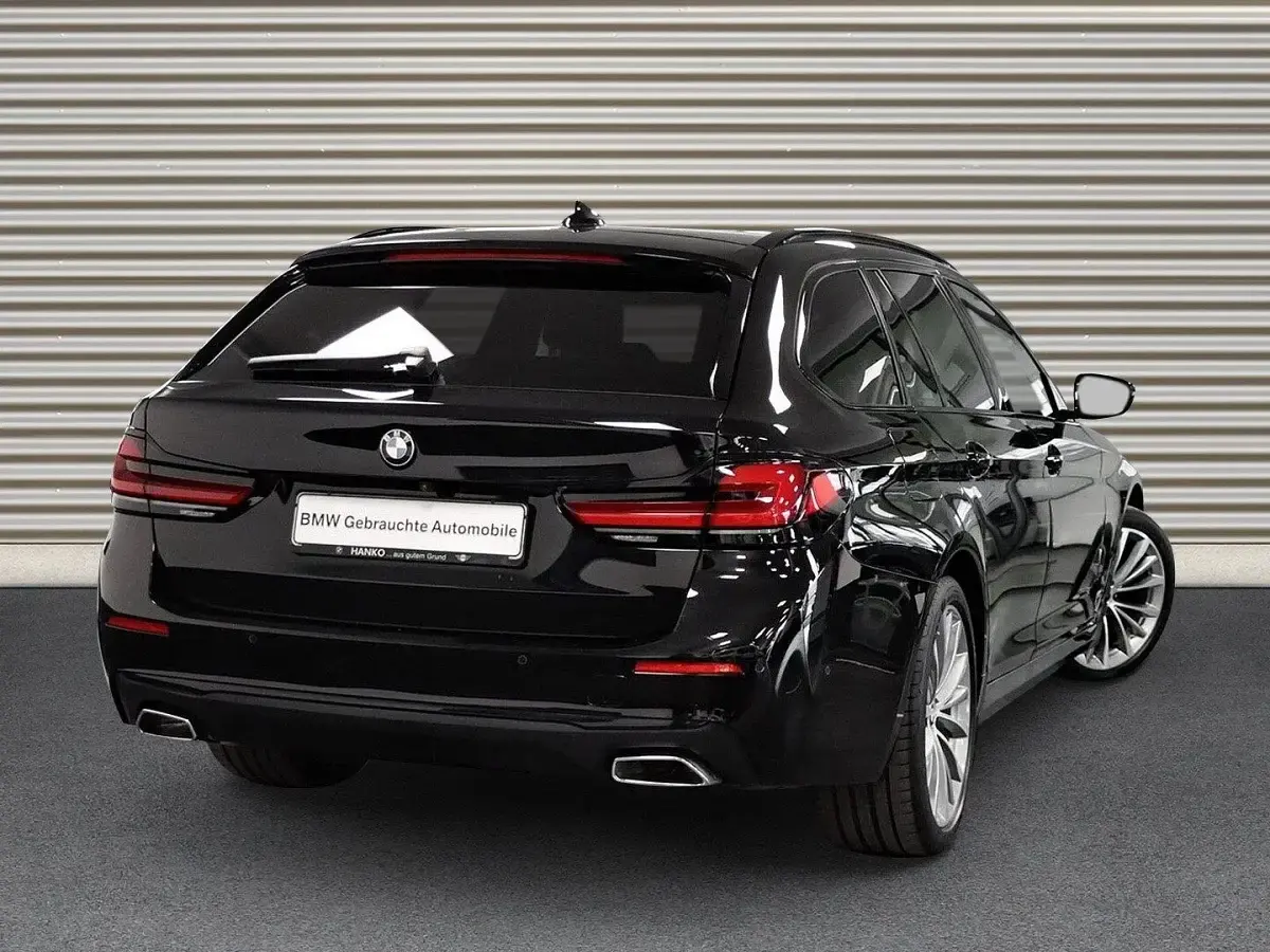 Używany BMW 520 Efficient Dynamics 190 KM (139 kW) 2022 Czarny Kombi