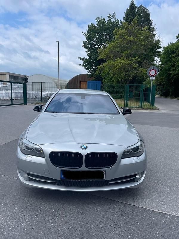 Silber Gebraucht 2012 BMW 525 Kombi | 6.500 € (Superpreis) - Bild 1/4
